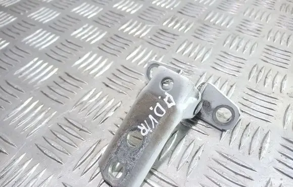 Mitsubishi Lancer VIII Front door upper hinge