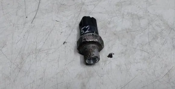 Volkswagen PASSAT B5.5 Air conditioning (A/C) pressure sensor 8D0959482B TDP302QADG2