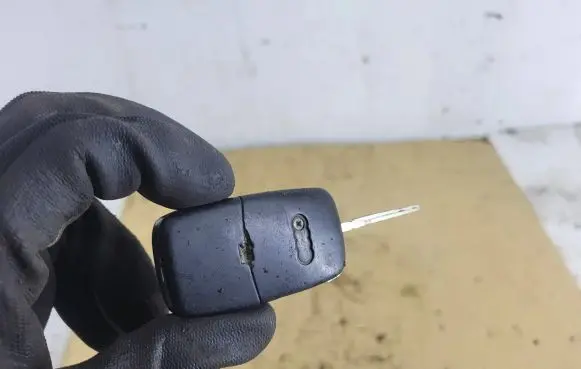 Audi A6 S6 C5 4B Ignition key/card 