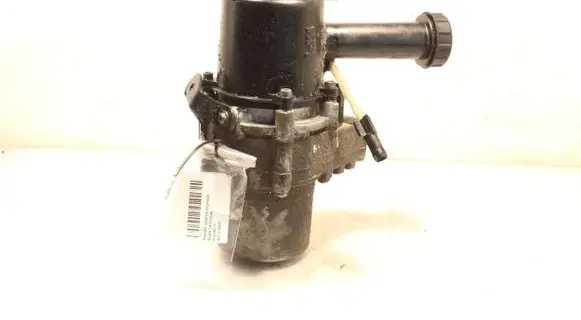 Peugeot 407 Power steering pump 093911G6