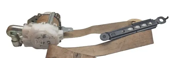 Lexus IS 220D-250-350 Front seatbelt 7M8750P J090331