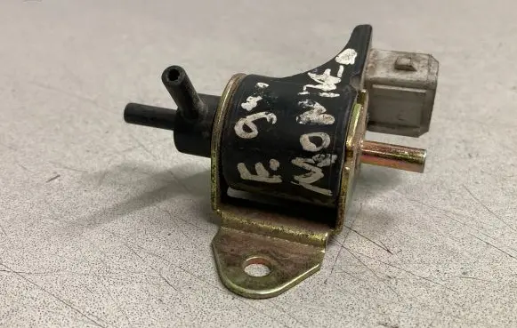 Ford Mondeo MK II Turbo solenoid valve 93BW19496AB