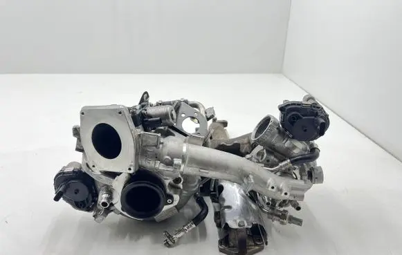 BMW 5 G30 G31 Turbo 8596255 8596253 884901