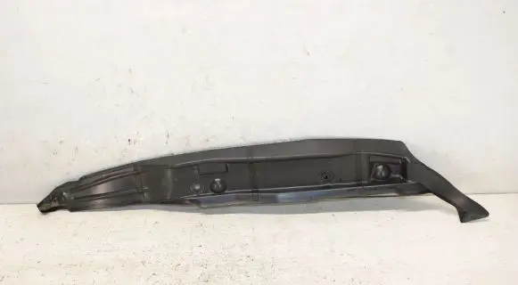 Audi Q3 8U Fender end trim 8U0821112A