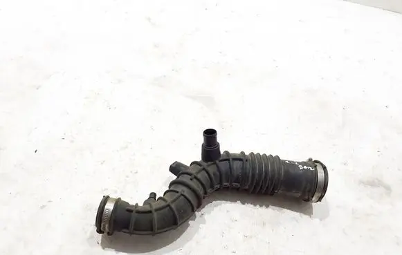 Renault Megane III Air intake duct part 165761904R
