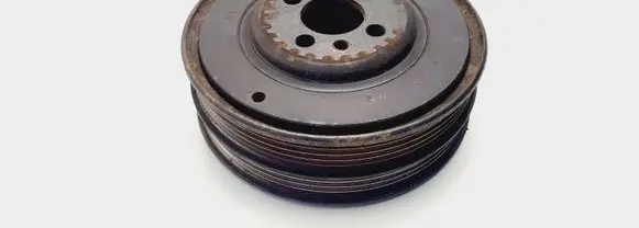 Volkswagen PASSAT B5.5 Crankshaft pulley 06B1052430