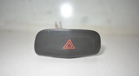 Nissan Primera Hazard light switch 06016