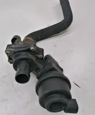 Thermostat/thermostat housing