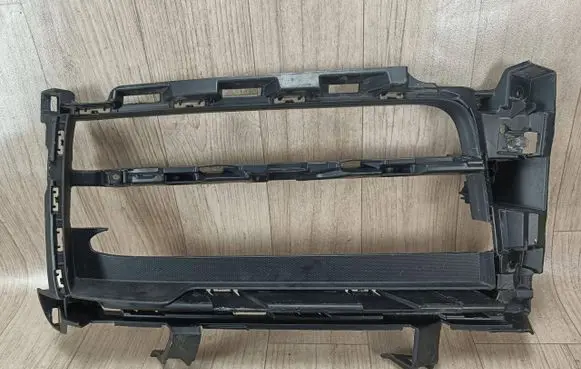 Porsche Cayenne (9Y0 9Y3) Front bumper lower grill 9Y0807681E