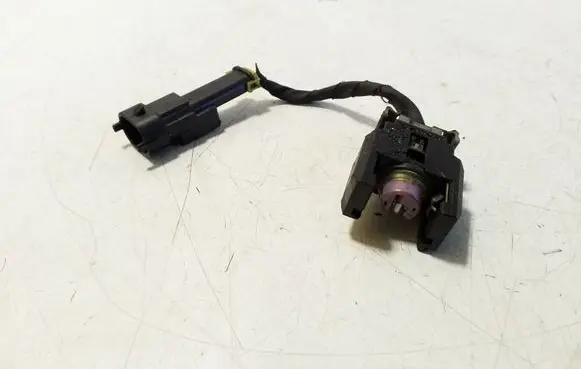 Chevrolet Captiva Fuel injector wires 