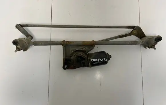 Chrysler PT Cruiser Front wiper linkage and motor 05288695AA AX159010561