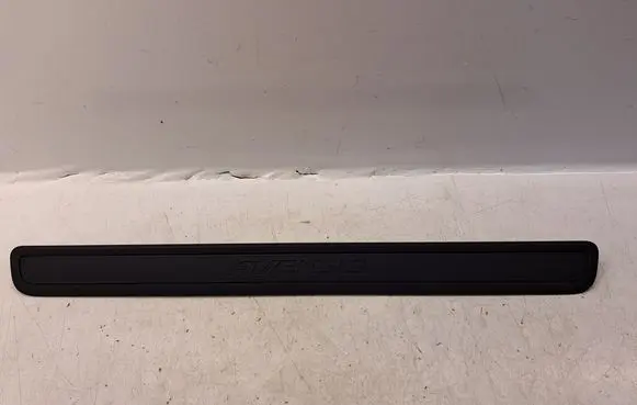 Toyota Avensis T270 Side skirt front trim 6791205040