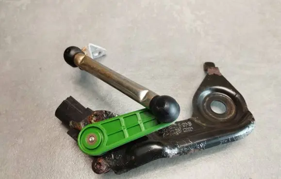 Rear air suspension level height sensor