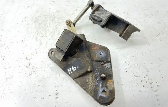 Headlight/headlamp level sensor