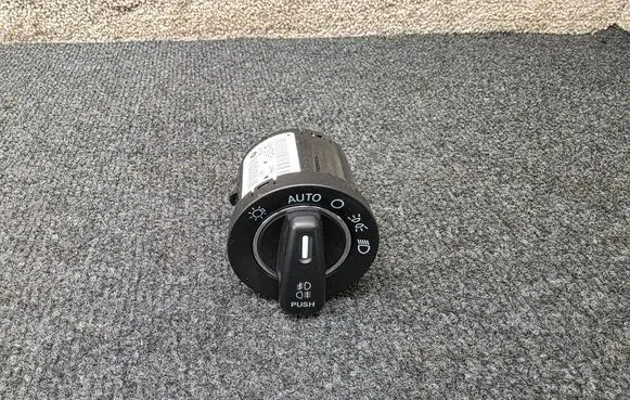 Maserati Levante Light switch 68240387AC 10112187 86390