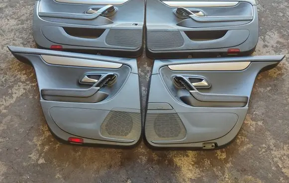 Volkswagen PASSAT CC Front door card panel trim