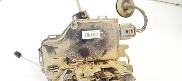 Skoda Octavia Mk2 (1Z) Rear door lock 7L0839016
