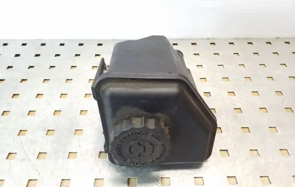 Power steering fluid tank/reservoir