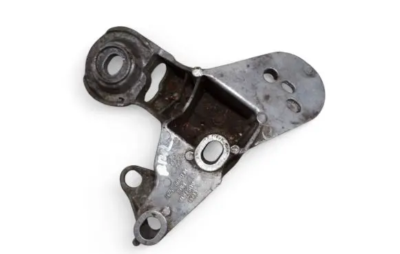 Audi A4 S4 B7 8E 8H Engine mounting bracket 8E0199352R