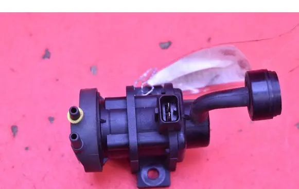 Opel Frontera B Vacuum valve 4522371