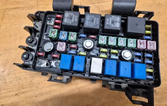 Volkswagen Golf IV Fuse module 919503K540 00545273 919503K550