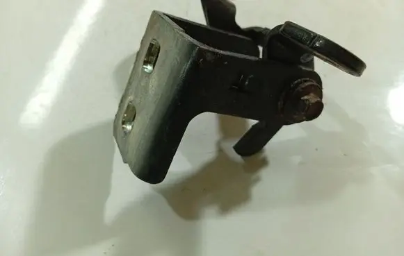Opel Insignia A Rear door lower hinge A0465Z4