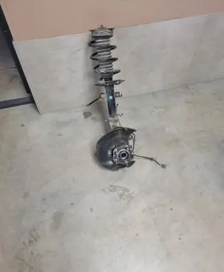 Nissan X-Trail T32 Front wheel hub spindle knuckle