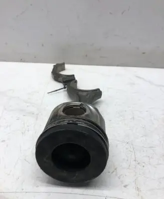 Audi A6 S6 C6 4F Piston with connecting rod
