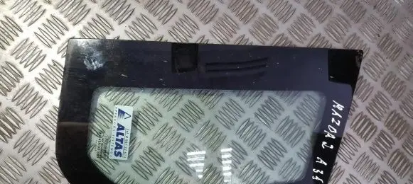 Mazda 2 Rear side window