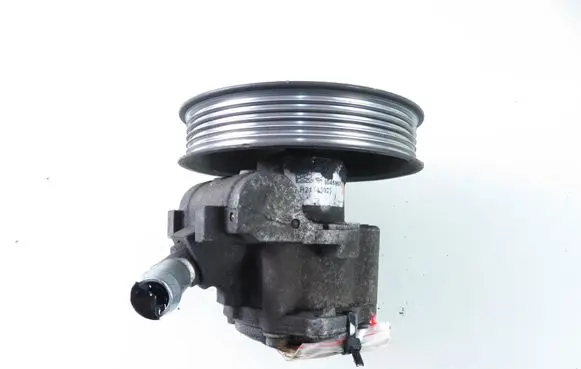 BMW X1 E84 Power steering pump 678045902