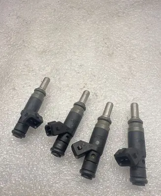 BMW 1 E81 E87 Fuel injectors set 7506158 6003A00228