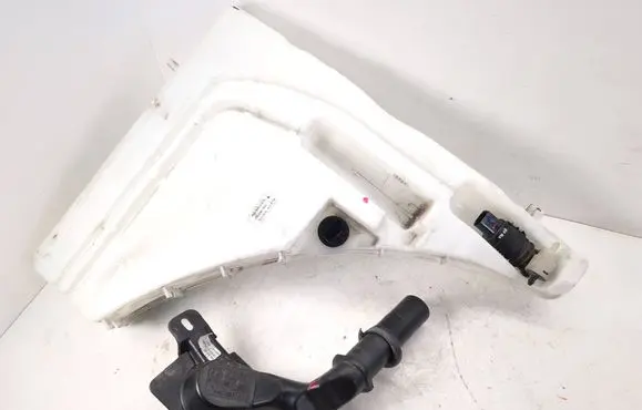 Windshield washer fluid reservoir/tank