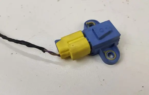 Volkswagen PASSAT B6 Airbag deployment crash/impact sensor 1K0955557A
