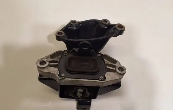 KIA Sportage Engine mount bracket 21830D9200