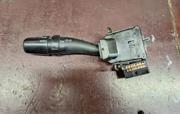 KIA Sportage Indicator stalk 202003393