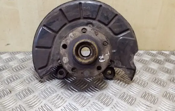 Volkswagen Eos Front wheel hub