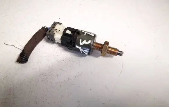 KIA Sorento Brake pedal sensor switch