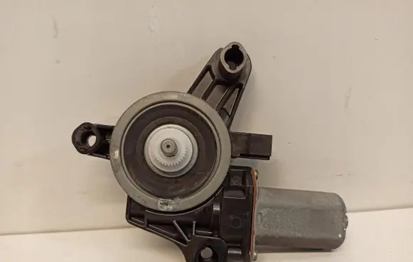 Mercedes-Benz B W247 Rear door window regulator motor A0009060908