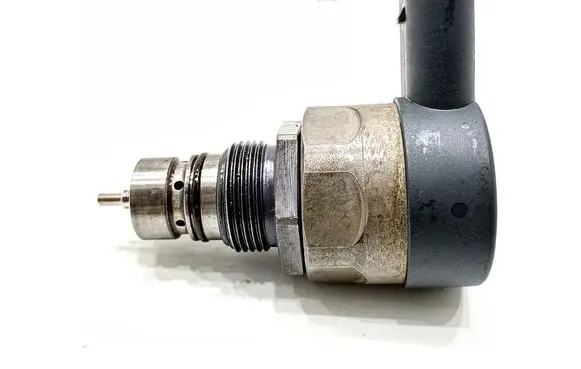 BMW 3 G20 G21 Fuel pressure regulator 0281006886