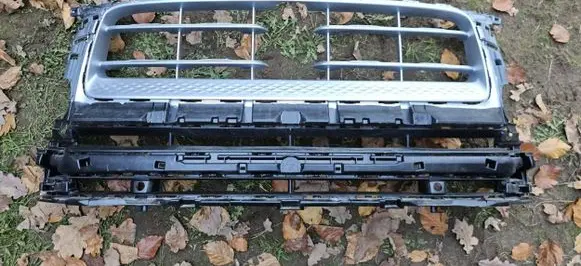Porsche Macan (95B) Front bumper lower grill 95B807683