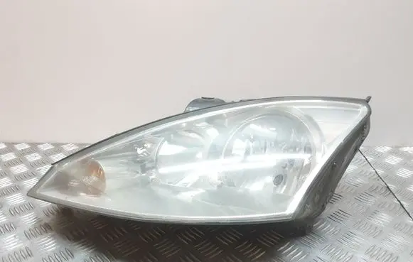 Ford Focus Headlight/headlamp 2M5113W030BE