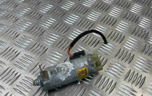 Volkswagen PASSAT B5.5 Seat adjustment motor 3B0959761AE