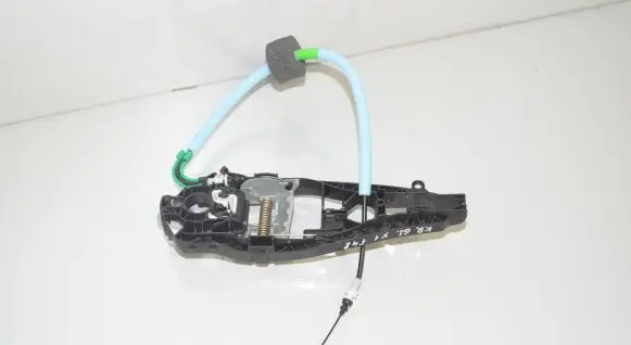 Rear door exterior handle/bracket