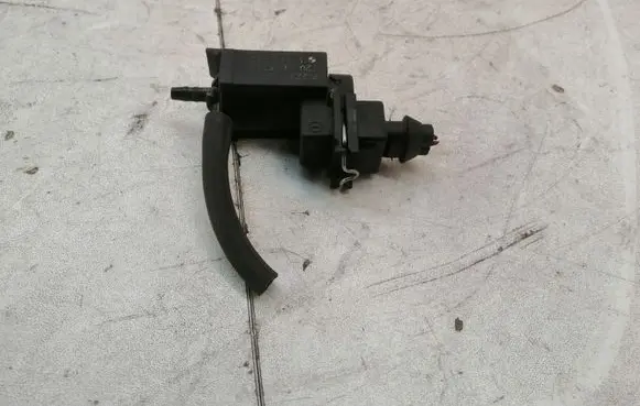 BMW 5 E60 E61 Turbo solenoid valve 1742712 07T270 72234100