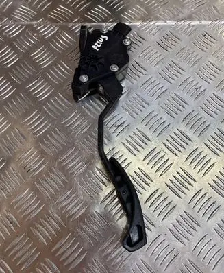 Toyota Prius (XW30) Accelerator throttle pedal 7811012040 1988007830