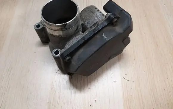 Volkswagen Polo V 6R Throttle body valve 03D133062F