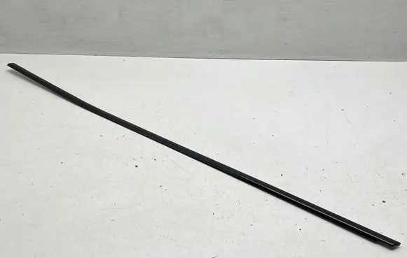 Porsche Cayenne (92A) Front door trim bar 