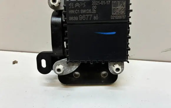 Peugeot 208 II Distronic sensor radar 9839967780