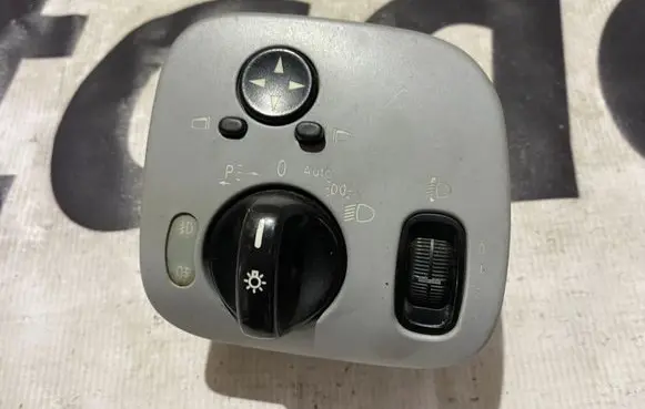 Mercedes-Benz C W203 Light switch A2035450604 2035450604