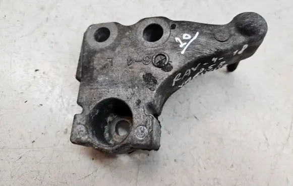 Toyota RAV 4 (XA50) Engine mounting bracket